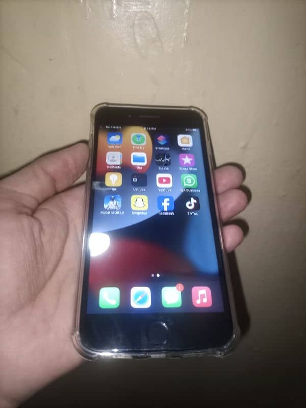 I'm selling my i phone 7 plas 32 gb battery helat orgnal 100 parsant 8