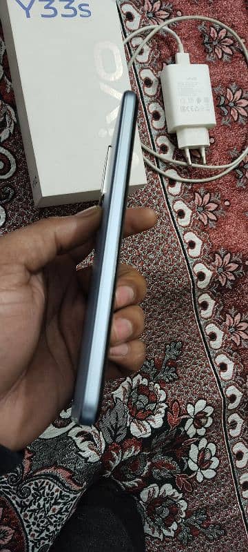 Vivo y33s 8+4ram 128 urgent sale 2