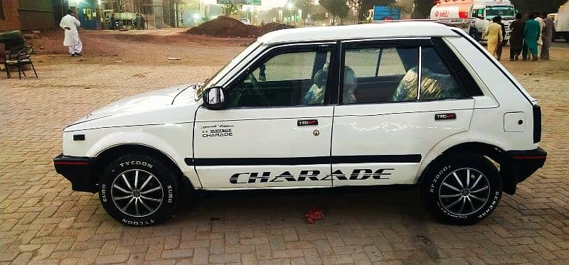 Charade Sports Hiroof Rec 91 With CNG Petrol Sounds System New Colour 4