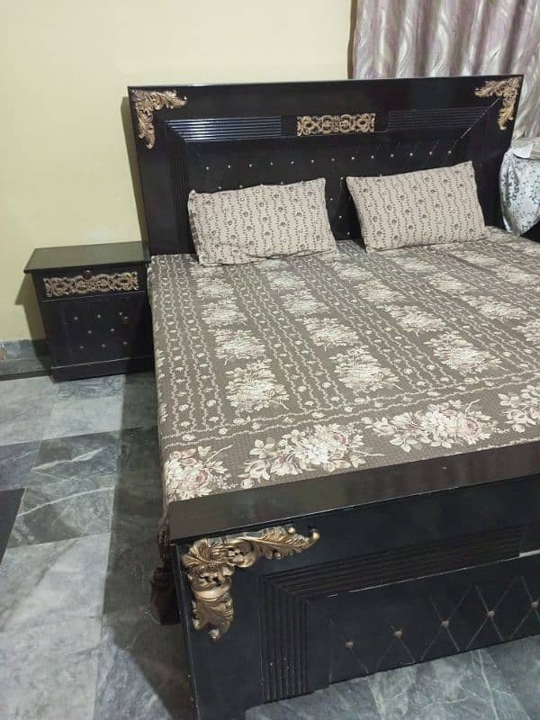 Double Bed With 2 Side Tables + Mattress 3