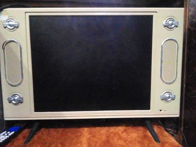 LCD TV 22 INCH for sell 1