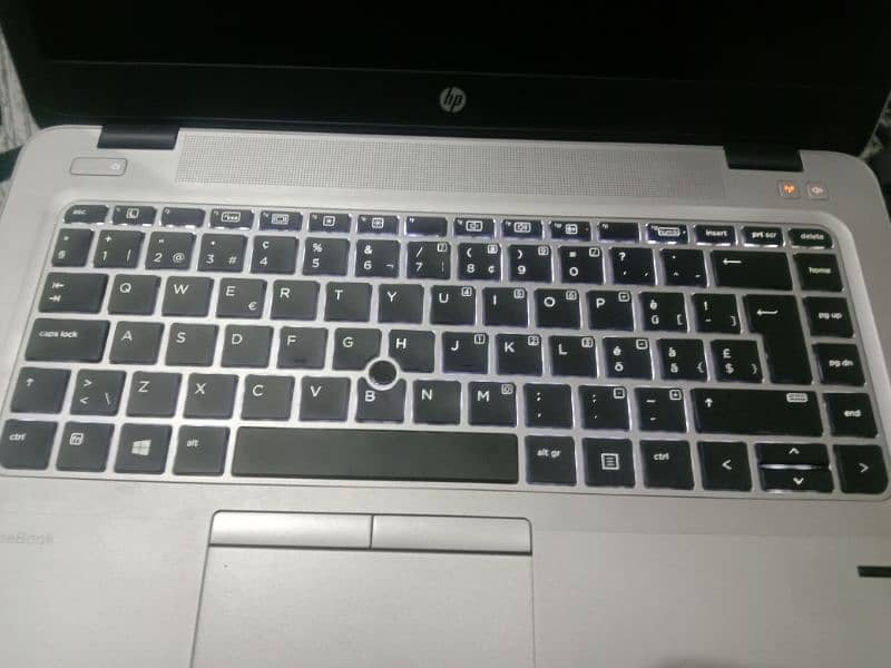 hp elitebook core i5 Generation 7 (with charger) 2