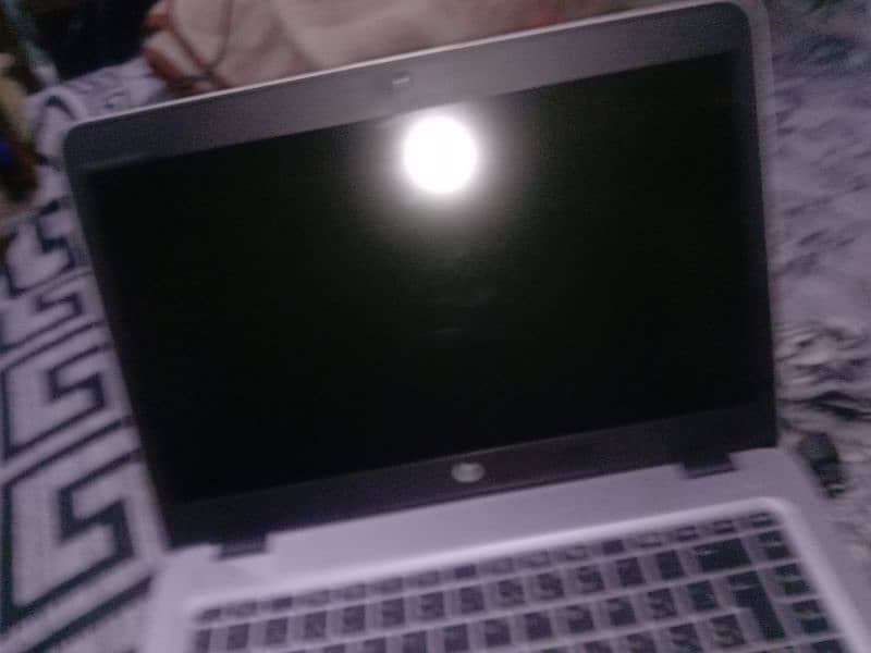 hp elitebook core i5 Generation 7 (with charger) 3