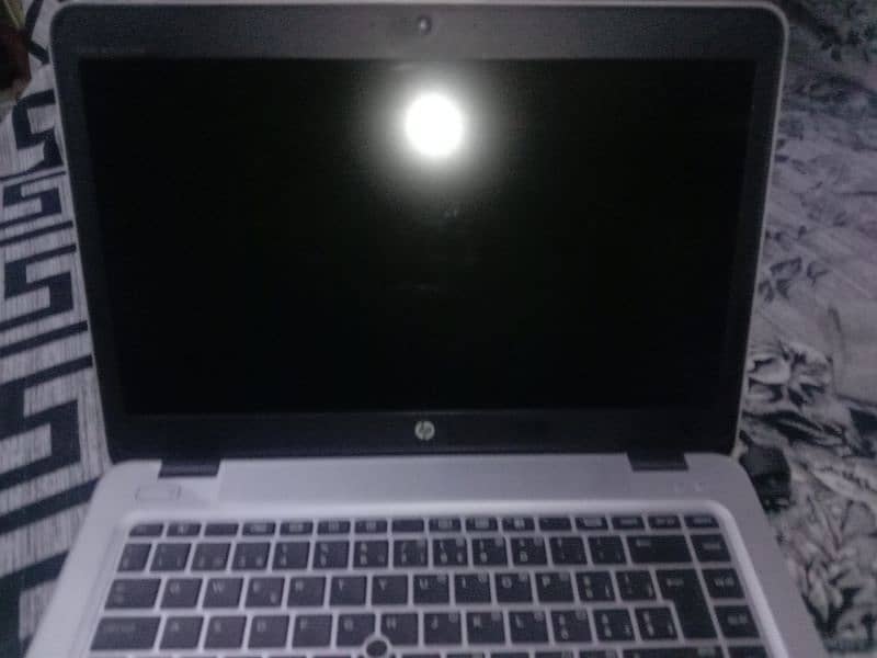 hp elitebook core i5 Generation 7 (with charger) 4