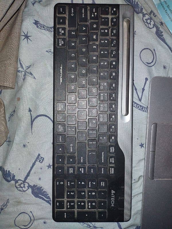 A4 Tech FBK25 Bluetooth & 2.4 G Wireless keyboard 0