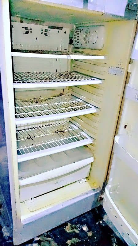 Refrigerator (PEL). For Sale 3