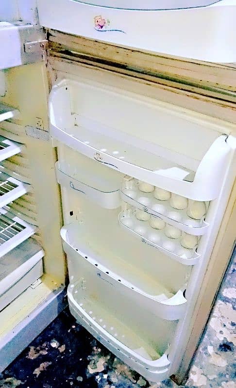 Refrigerator (PEL). For Sale 4