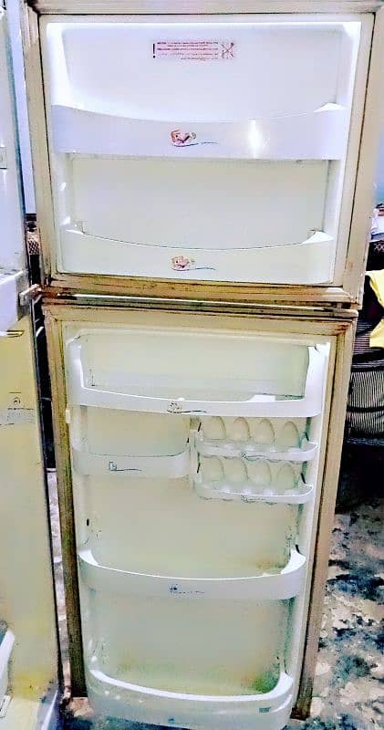 Refrigerator (PEL). For Sale 5