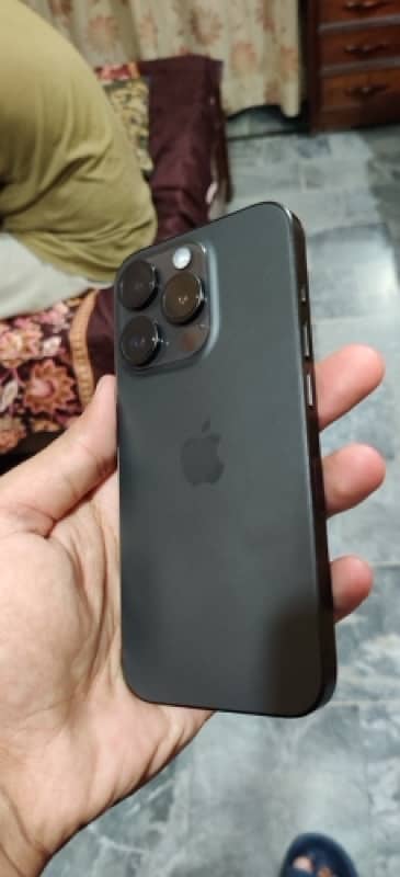 iphone 15 pro with box jv 256gb Canadian model 3