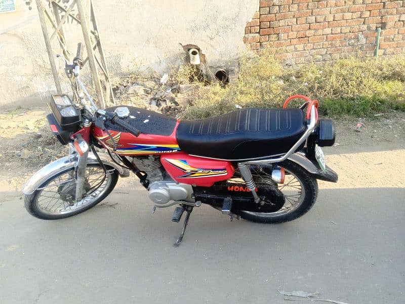 Honda 125 In Red Colour Good Condition 0