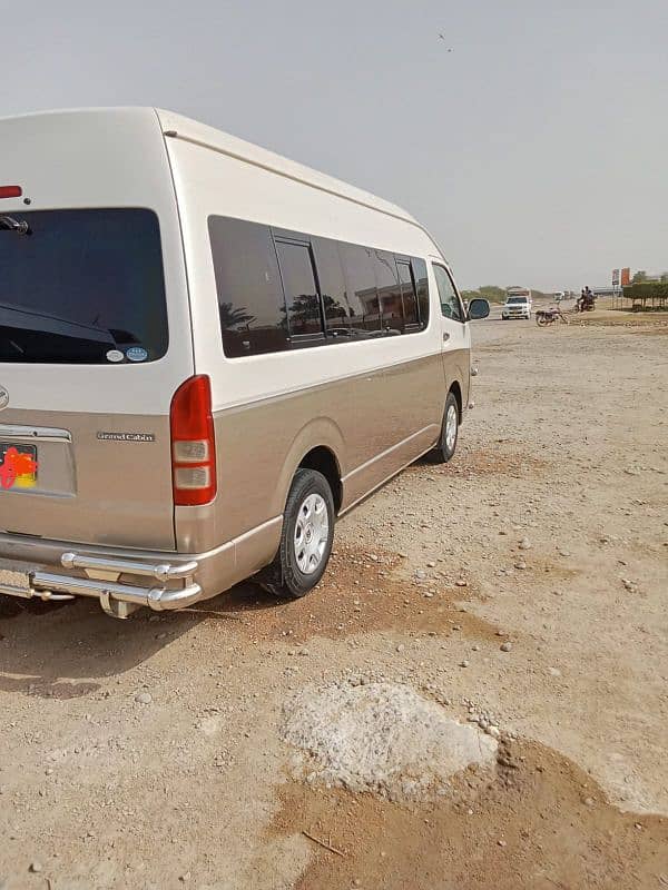 Toyota Hiace Grand Cabin 2010 (Reconditioned 2015) 3