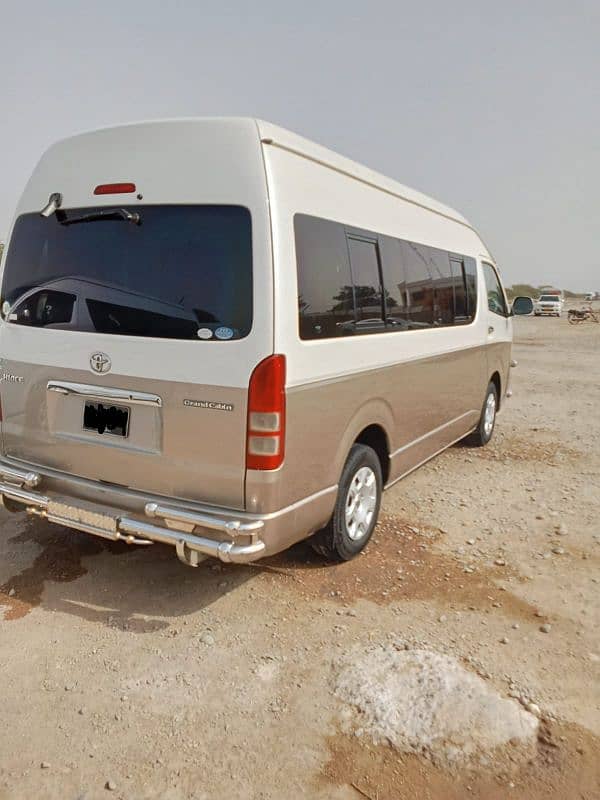 Toyota Hiace Grand Cabin 2010 (Reconditioned 2015) 4