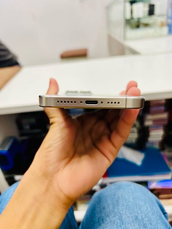 iPhone 15 Pro max factory unlocked 2