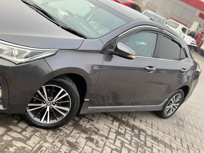 Toyota Corolla Altis grandi 2017/18 Model 1