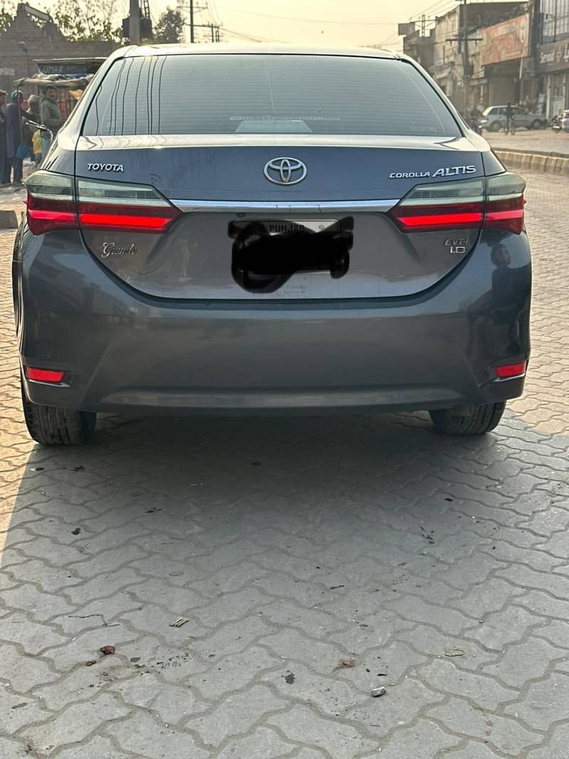 Toyota Corolla Altis grandi 2017/18 Model 4