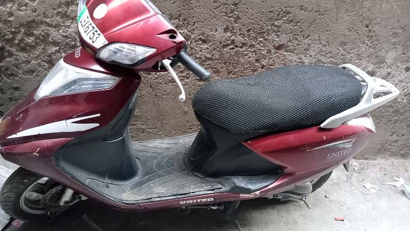 United 100cc Scooty For Sale 5