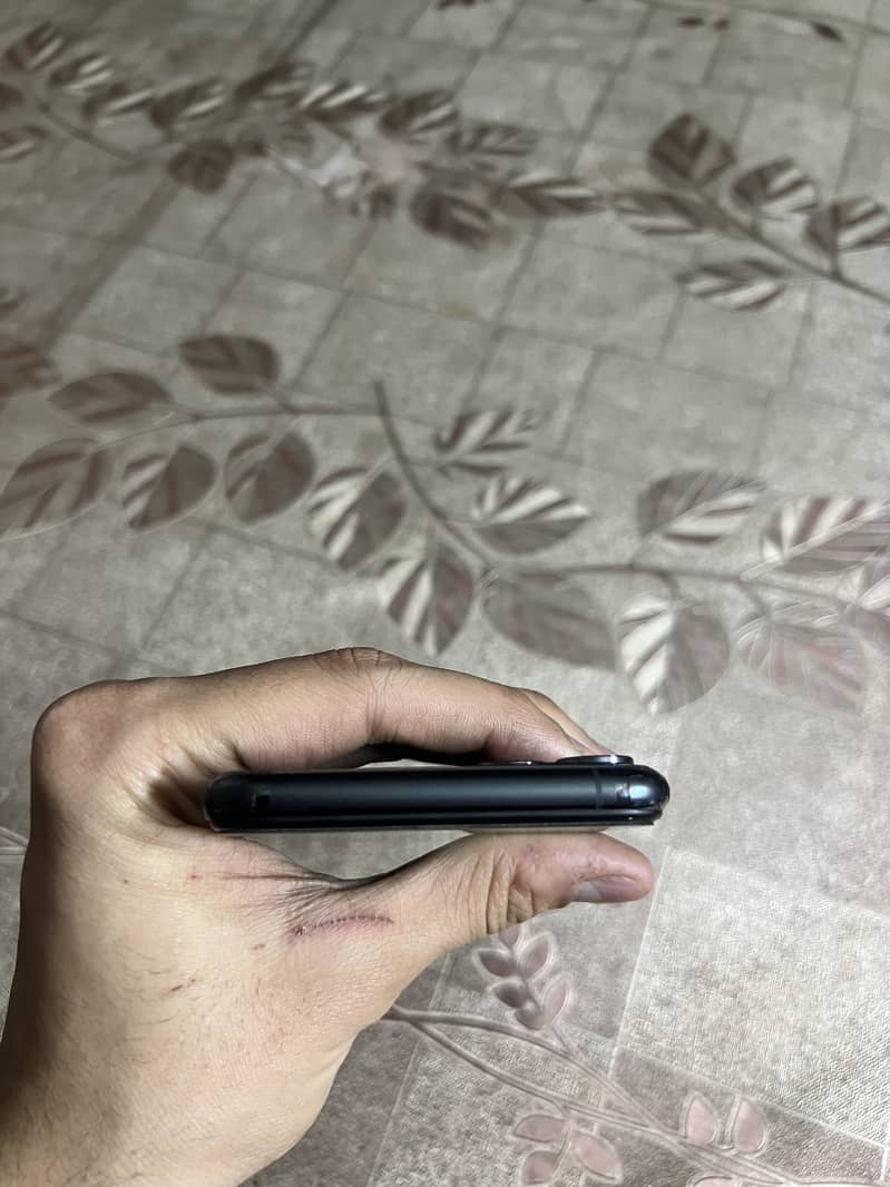 Apple iPhone 11 Pro Max 1