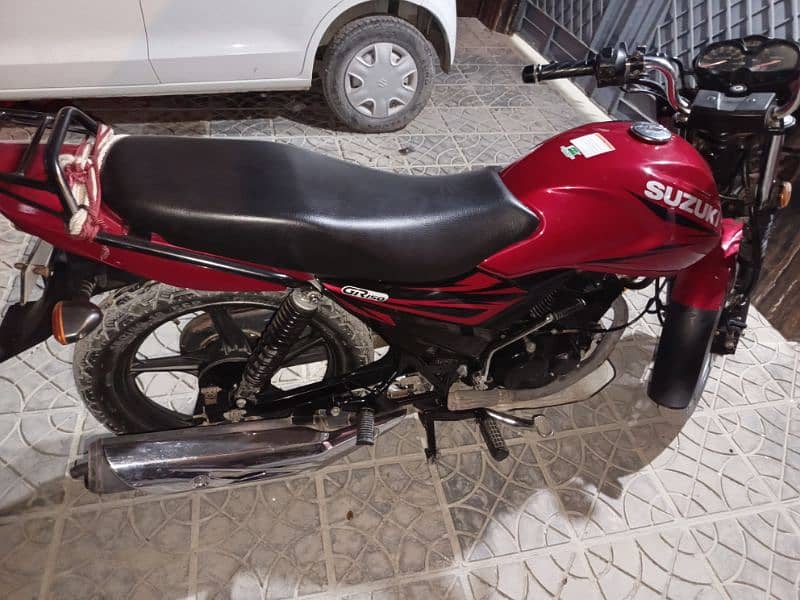 Suzuki GR-150 Red 1