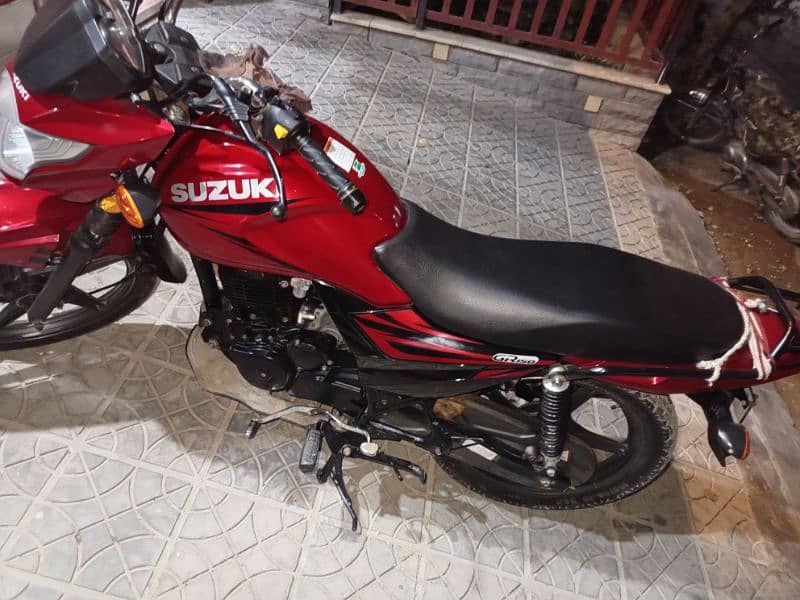 Suzuki GR-150 Red 7