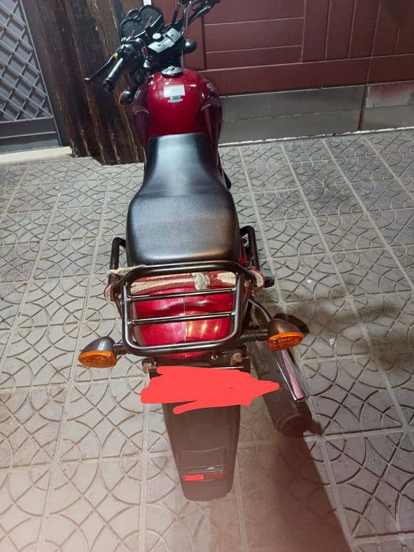 Suzuki GR-150 Red 11