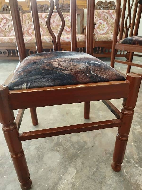 Dining Table 6 seater for sale 4