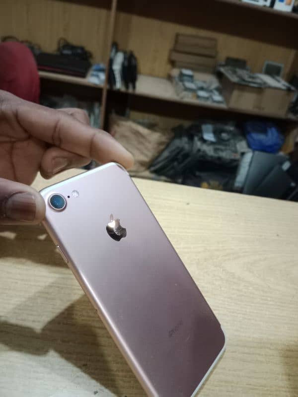 apple iphone 7 128GB non PTA 4