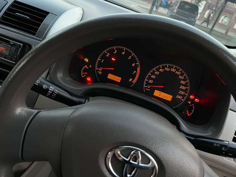 TOYOTA COROLLA 2010 XLi 1.3 VVTi MINT CONDITION WHITE LAHORE REG 2011 9