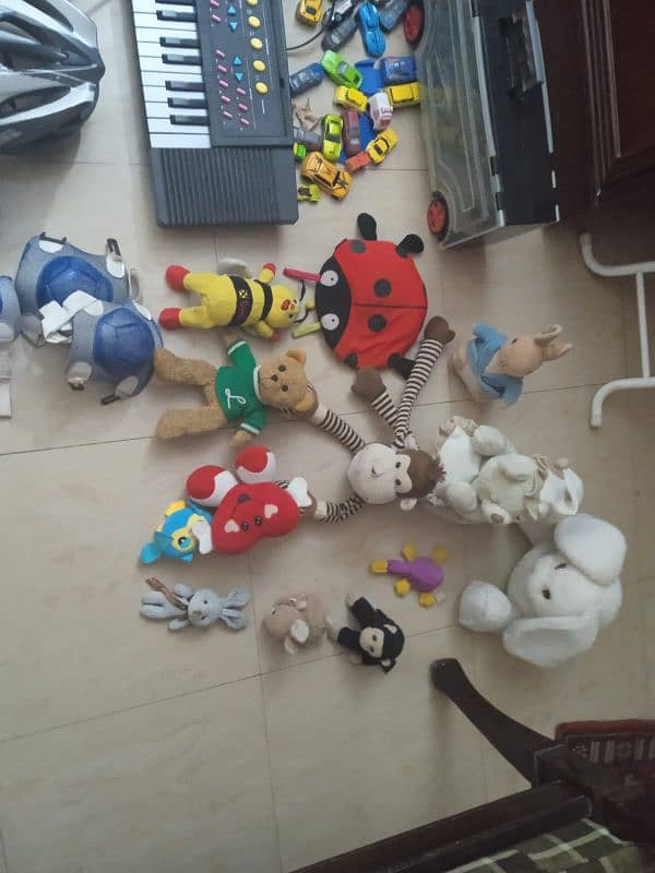 All sorts of toys available 0