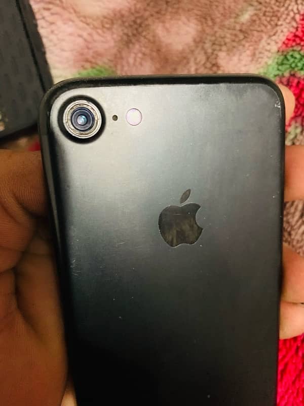 iPhone7 PTA approve32 GB 03061112922 4