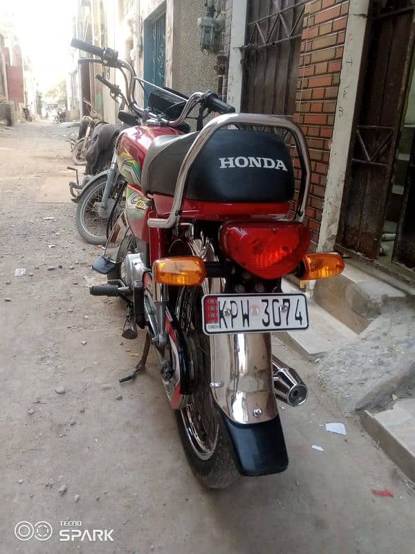 Honda CD 70cc karachi registration complete files urgent need cash 3