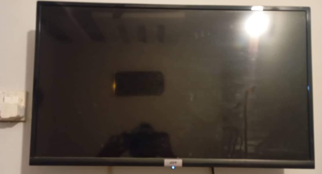 TCL 32" Smart Android LED TV (HD) 0