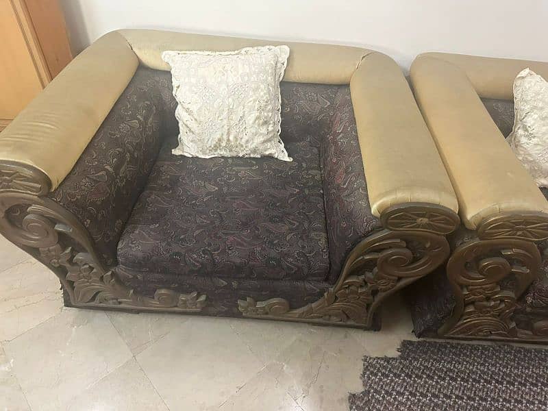 6 seater Sofa set 9/10 condition Molty Foam Solid Wood 1