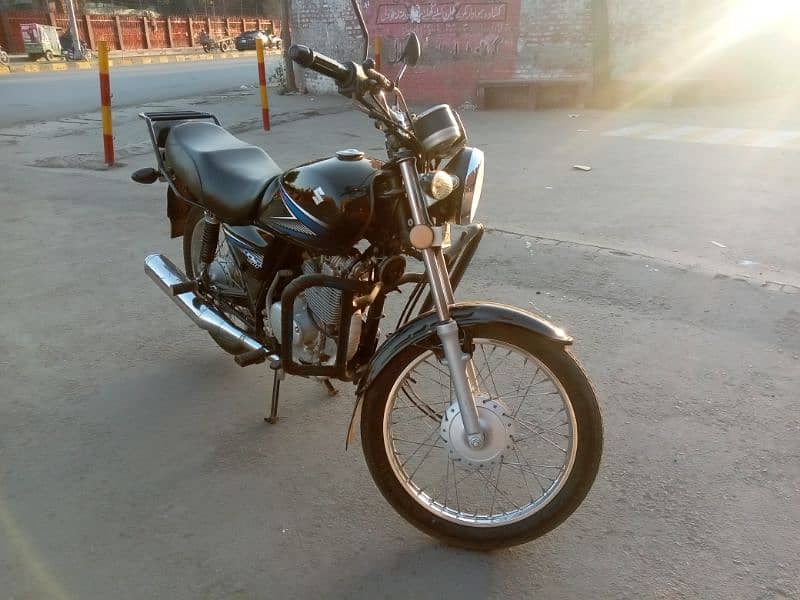 Suzuki GS 150 22 Model 2