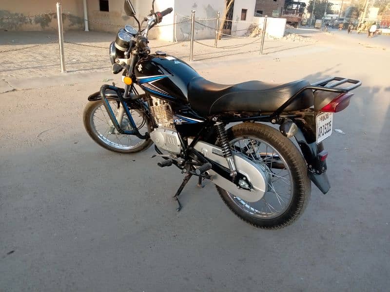 Suzuki GS 150 22 Model 3