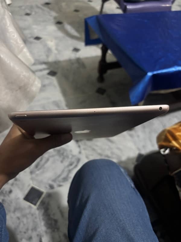 iPad (7th Generation) 1