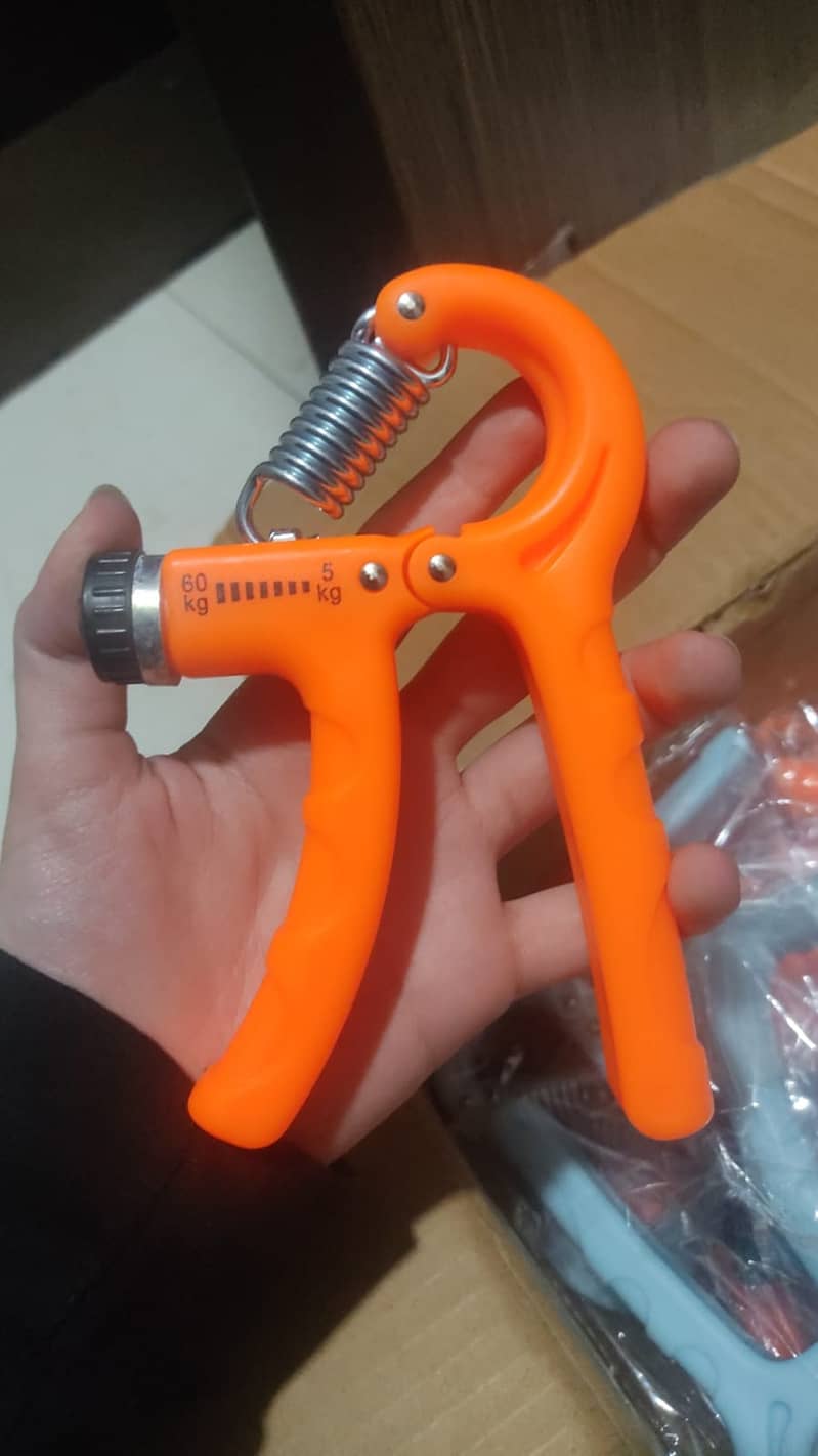 Hand gripper 1