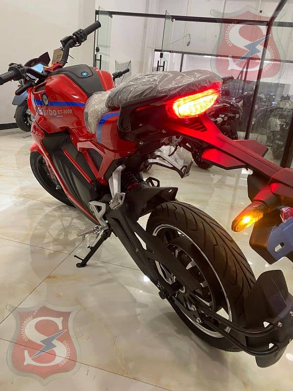 Evo E Turbo/Electric Bike 10