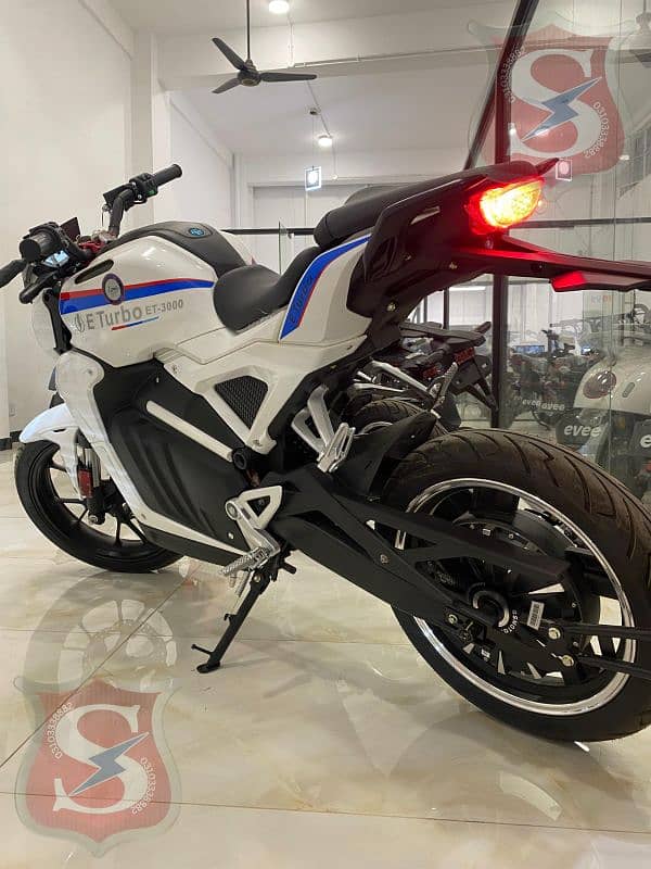 Evo E Turbo/Electric Bike 14