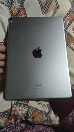 I pad pro 2nd generation 10.5 256gb