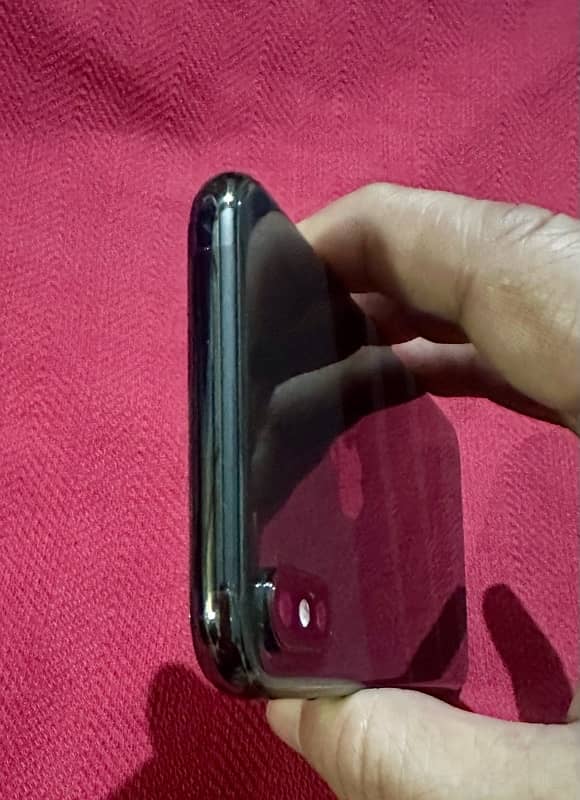 Apple iPhone X 256gb PTA approved Grey FACE ID ISSUE 9.8/10 condition. 2