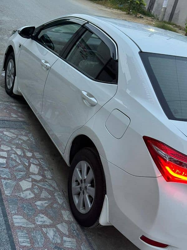 Toyota Corolla Altis 2015 4