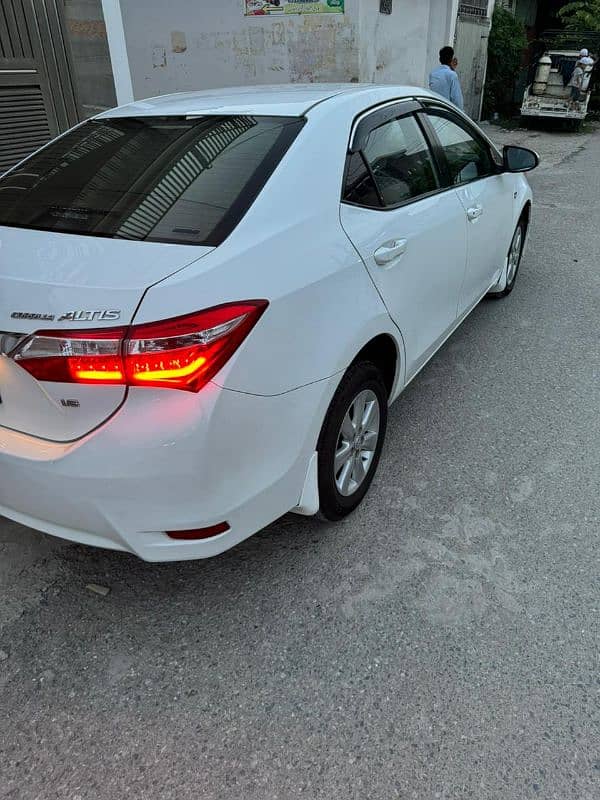 Toyota Corolla Altis 2015 5