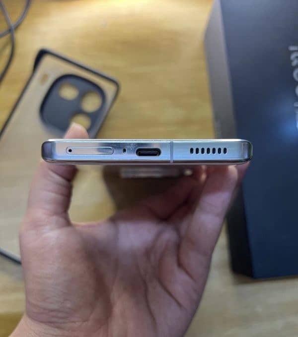 vivo iqoo 12 pro 3