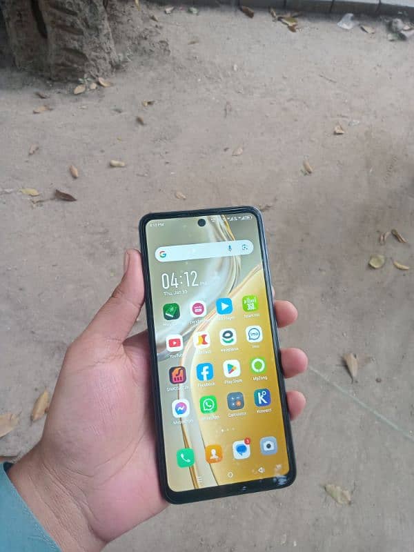 Infinix Hot 40i 8+8/128 With Box 2