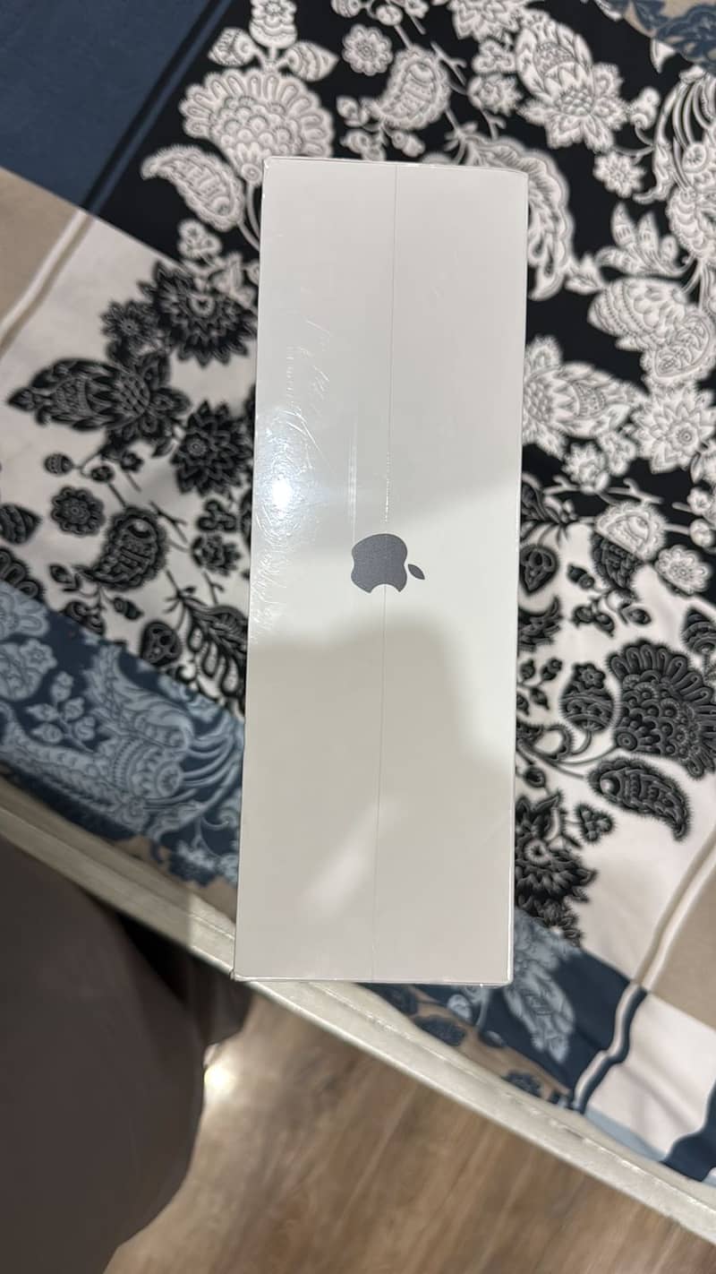 Airpods Max box pack 4