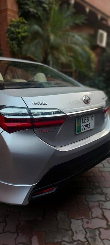 Toyota Corolla Altis 2017 4