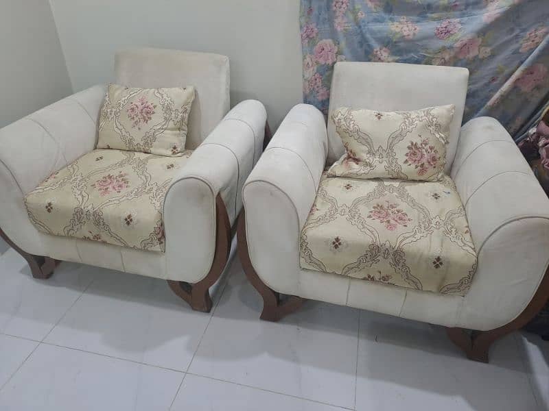 7 seater White Sofa. 4