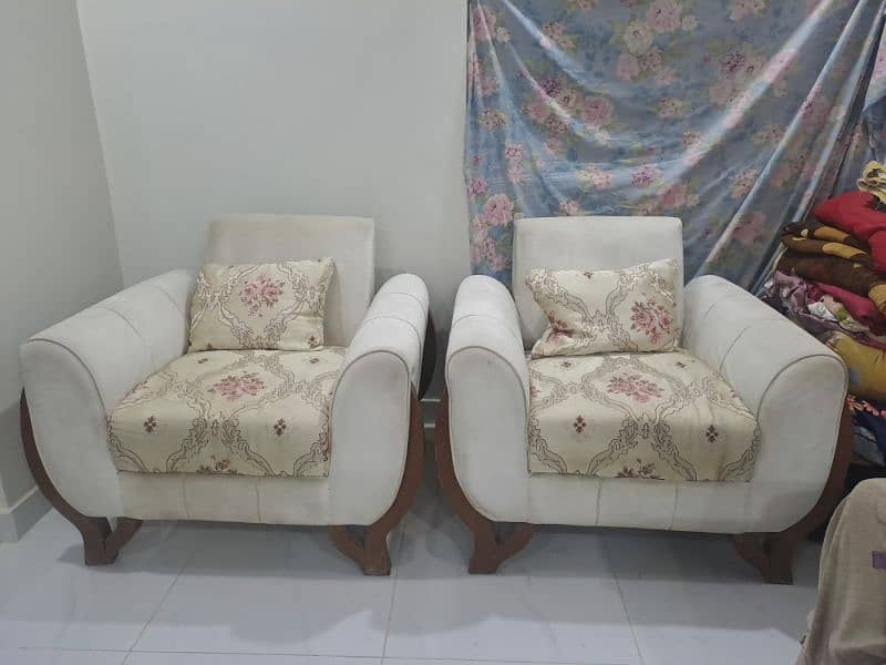 7 seater White Sofa. 5