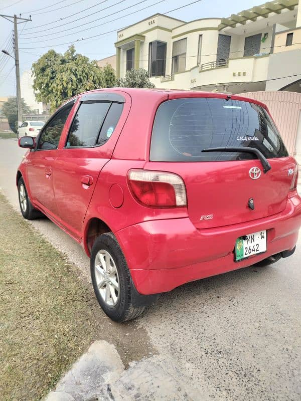 Toyota Vitz 2001 4