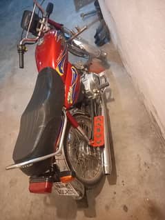 united 70 urgent sale 7400km driven  orignal fresh look genion parts